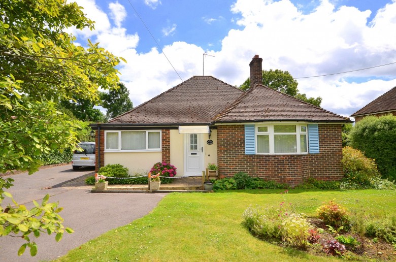 Click the photo for more details of Cranleigh Road, Ewhurst, GU6