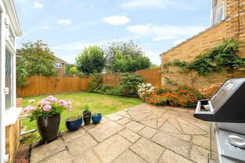 Click the photo for more details of Avenue Road, Cranleigh, GU6