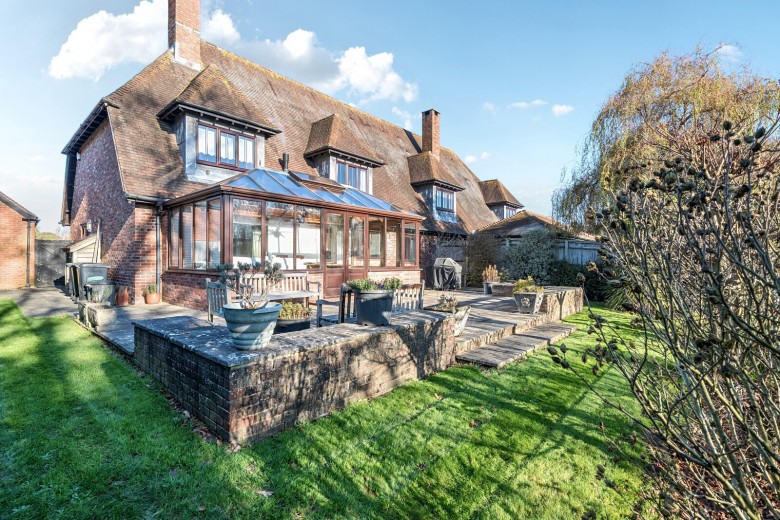 Click the photo for more details of Loxwood Farm Place, Loxwood, West Sussex