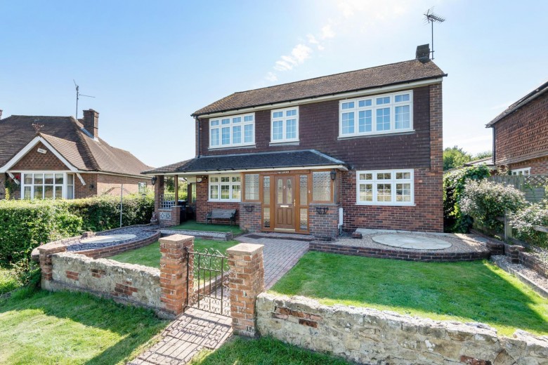 Click the photo for more details of The Common, Cranleigh, GU6