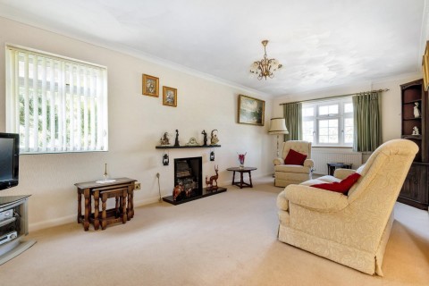 Click the photo for more details of The Common, Cranleigh, GU6