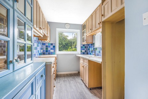Click the photo for more details of Park Drive, Cranleigh, GU6