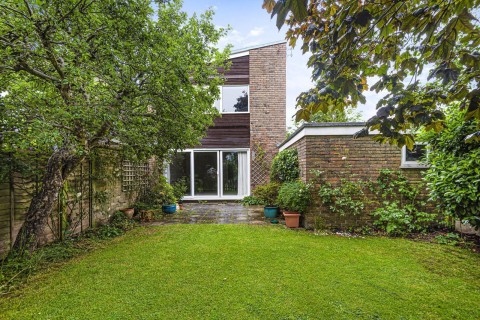 Click the photo for more details of Park Drive, Cranleigh, GU6