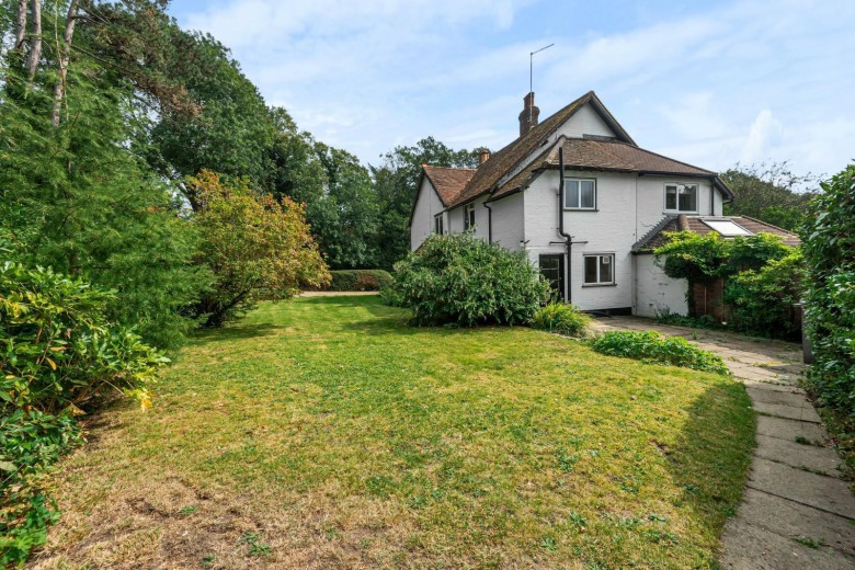 Click the photo for more details of The Green, Ewhurst, GU6