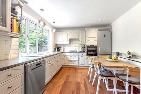 Click the photo for more details of White Thorn Cottages, Guildford Road, Cranleigh, GU6