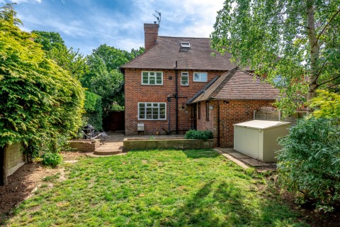 Click the photo for more details of White Thorn Cottages, Guildford Road, Cranleigh, GU6