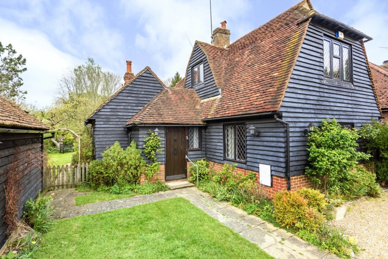 Click the photo for more details of The Common, Cranleigh, GU6