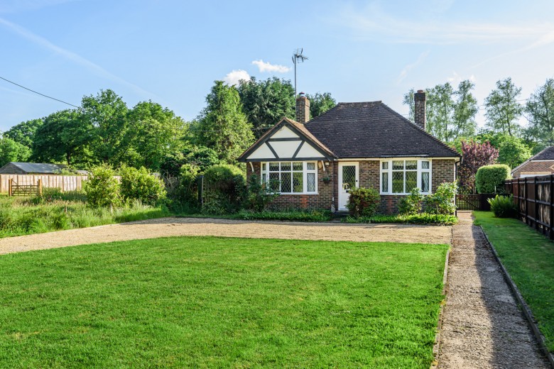 Click the photo for more details of Horsham Road, Alfold, Cranleigh, GU6