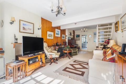 Click the photo for more details of The Green, Dunsfold, GU8