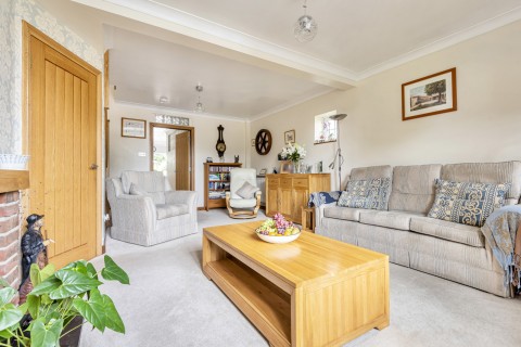 Click the photo for more details of Horseshoe Lane, Cranleigh, GU6