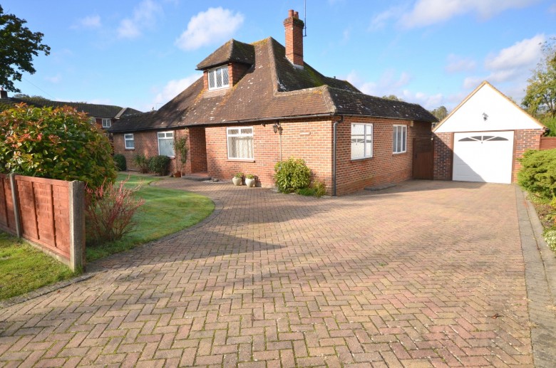 Click the photo for more details of Grove Road, Cranleigh, GU6