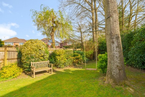 Click the photo for more details of Avenue Road, Cranleigh, GU6
