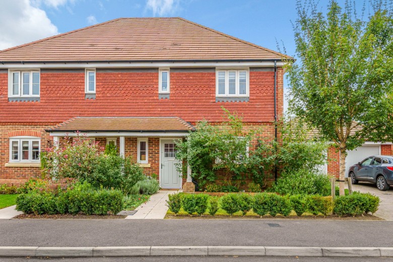 Click the photo for more details of Nursery Green, Loxwood, RH14