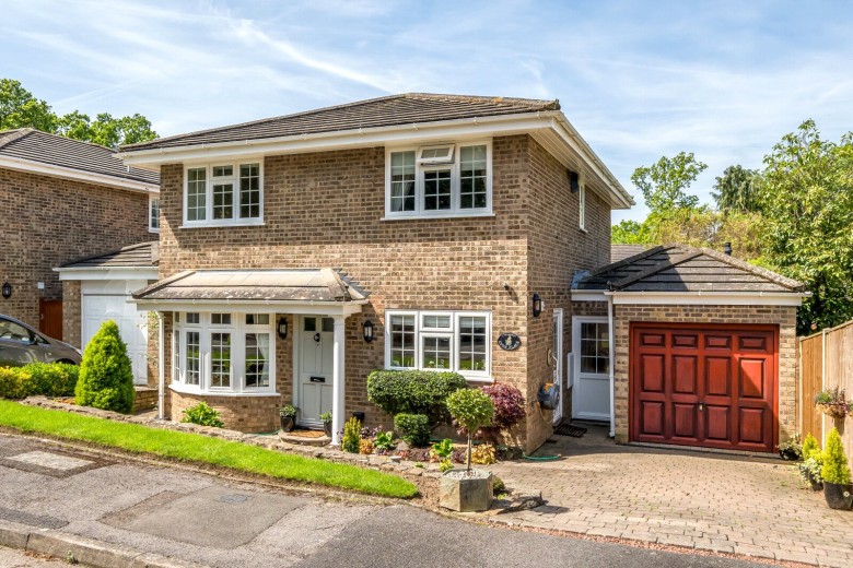 Click the photo for more details of Sylvaways Close, Cranleigh, GU6