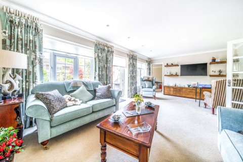 Click the photo for more details of Sylvaways Close, Cranleigh, GU6