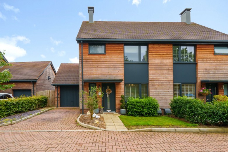 Click the photo for more details of Gratton Chase, Dunsfold, GU8