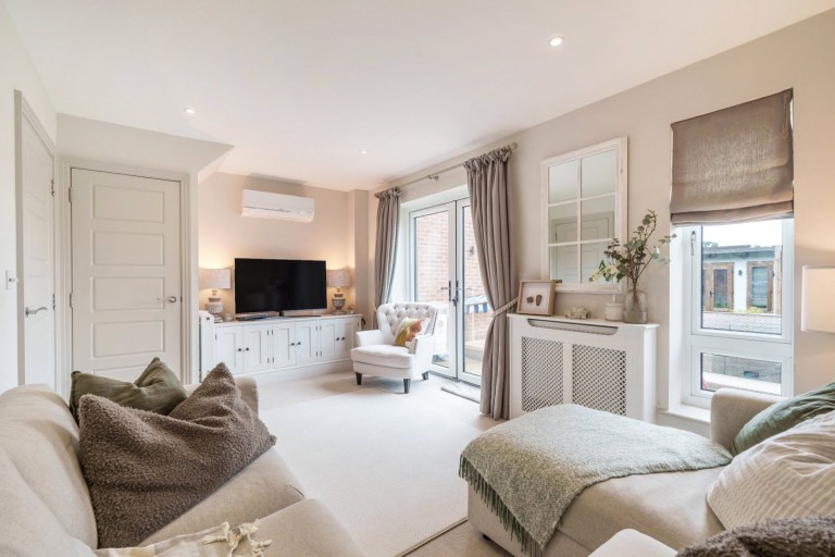 Images for Gratton Chase, Dunsfold, GU8