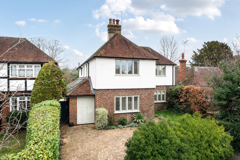 Click the photo for more details of Mead Road, Cranleigh, Surrey