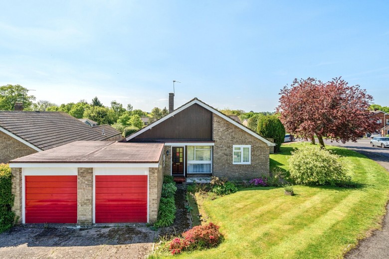 Click the photo for more details of Summerlands, Cranleigh, GU6