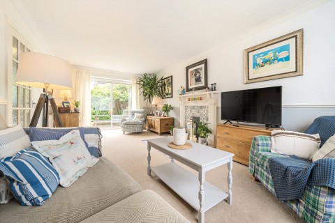Click the photo for more details of Ellery Close, Cranleigh, GU6