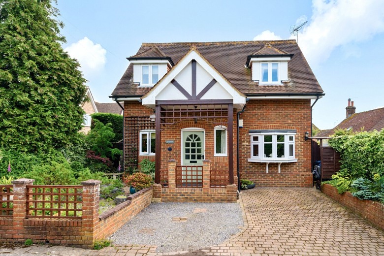 Click the photo for more details of Dewlands Lane, Cranleigh, GU6