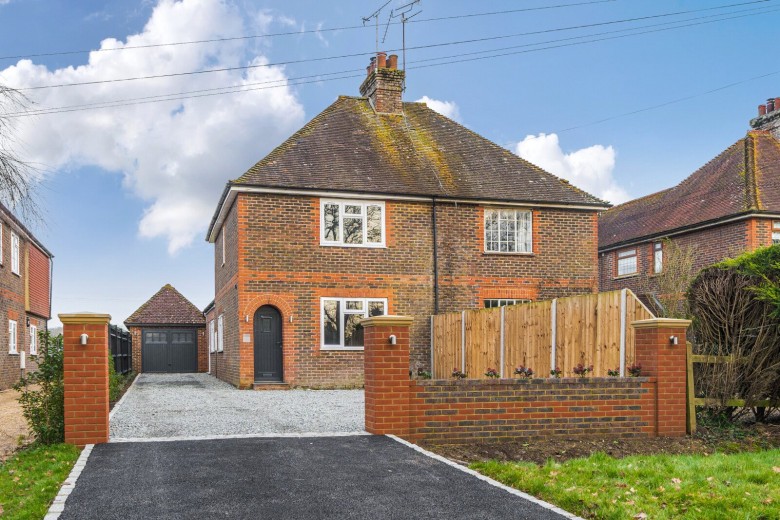 Click the photo for more details of Horsham Road, Ellens Green, RH12
