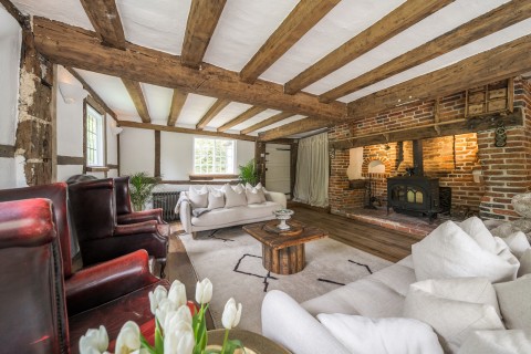 Click the photo for more details of Knowle Lane, Cranleigh, GU6