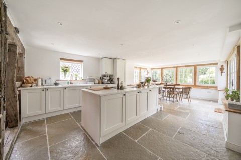 Click the photo for more details of Knowle Lane, Cranleigh, GU6