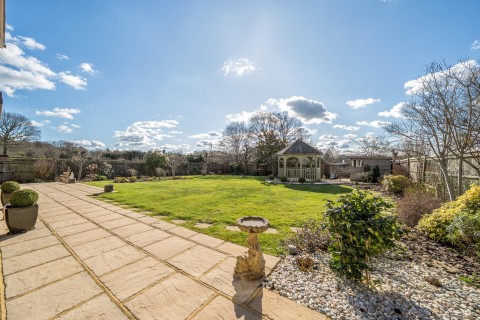 Click the photo for more details of Wanborough Lane, Cranleigh, GU6