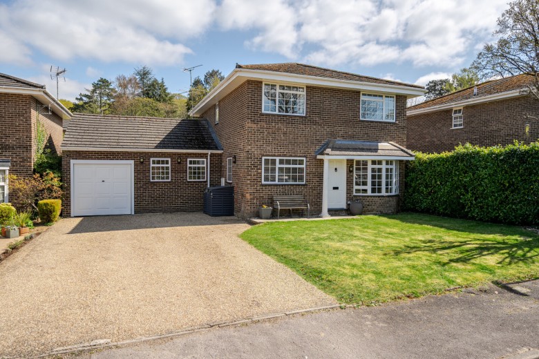 Click the photo for more details of Sylvaways Close, Cranleigh, GU6