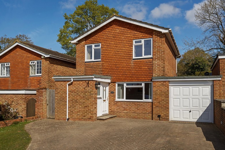 Click the photo for more details of Waldy Rise, Cranleigh, GU6