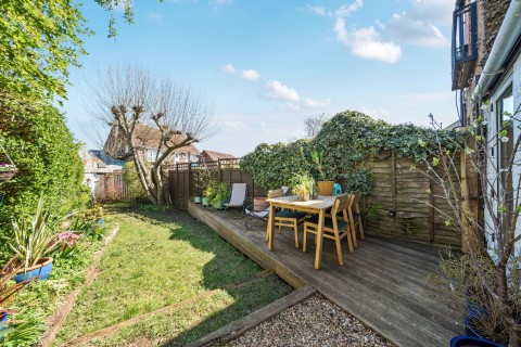 Click the photo for more details of Farncombe Street, Farncombe, GU7