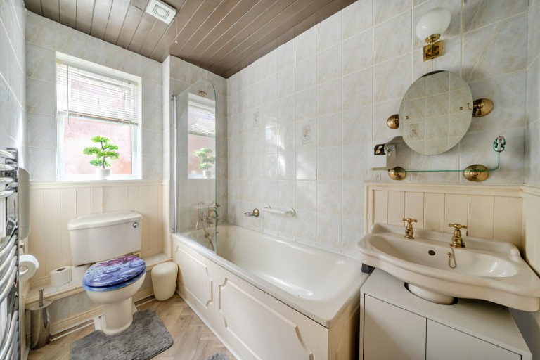 Images for Summerlands, Cranleigh, Surrey