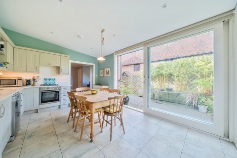 Click the photo for more details of The Common, Cranleigh, GU6