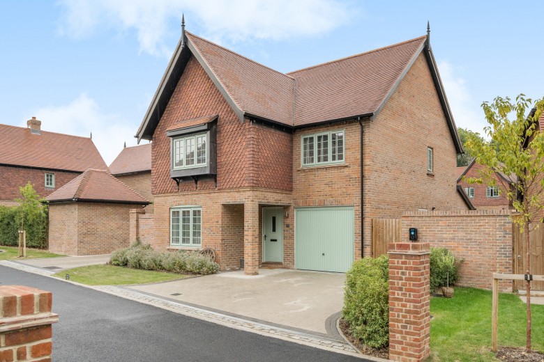 Click the photo for more details of Fallow Close, Ewhurst, Surrey