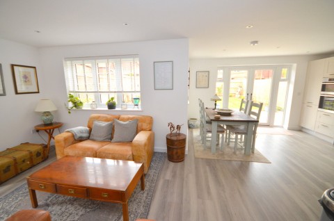 Click the photo for more details of Fallow Close, Ewhurst, Surrey