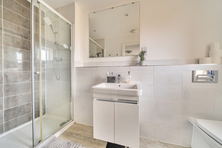 Images for Bramley Vale, Cranleigh, Surrey