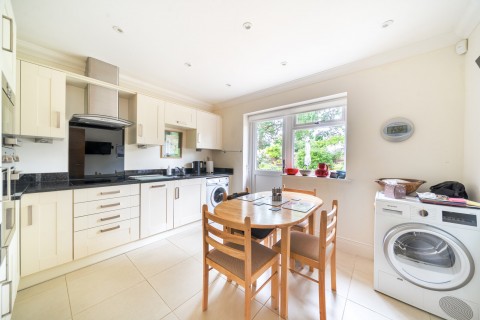 Click the photo for more details of Hesketh Close, Cranleigh, Surrey