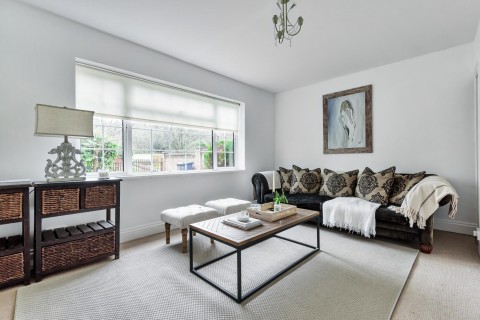 Click the photo for more details of Peakfield, Frensham, Farnham, GU10