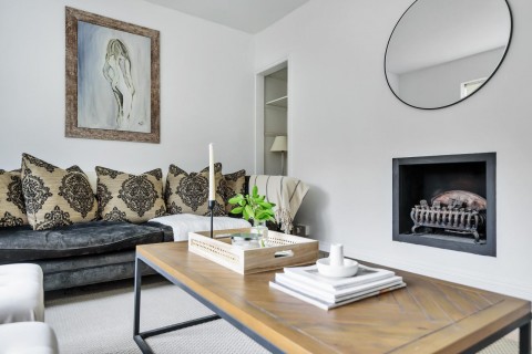 Click the photo for more details of Peakfield, Frensham, Farnham, GU10