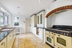 Images for Peakfield, Frensham, Farnham, GU10