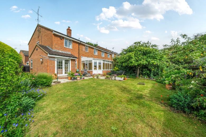 Click the photo for more details of Stewards Rise, Farnham, Surrey