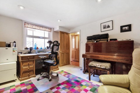 Click the photo for more details of The Fairfield, Farnham, GU9