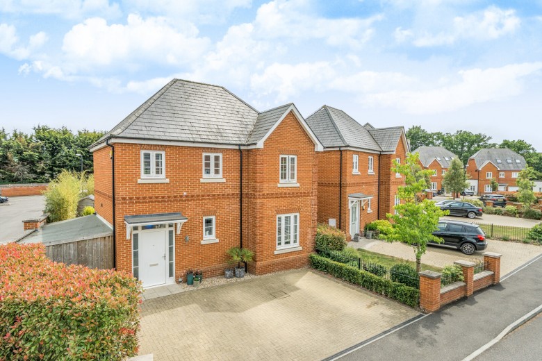 Click the photo for more details of Ewshot, Farnham, Surrey