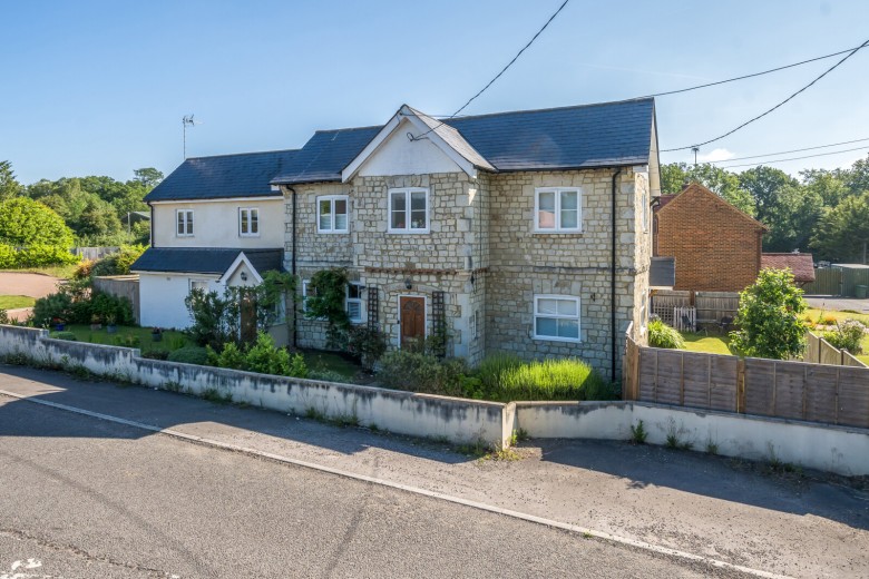 Click the photo for more details of Halfway Cottages, Bucks Horn Oak, Farnham, GU10