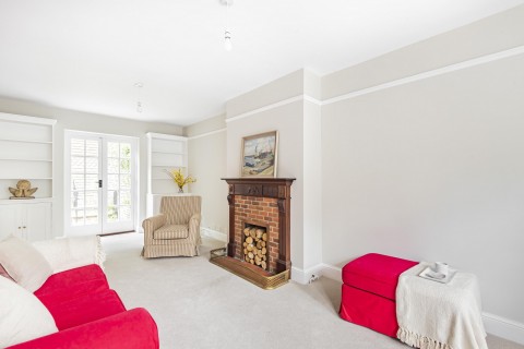 Click the photo for more details of Wayside Cottages, Farnham Road, Churt, GU10