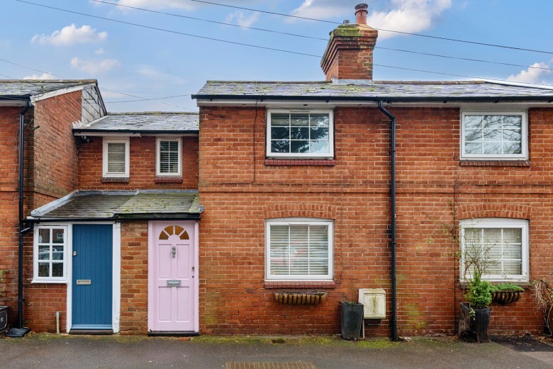 Click the photo for more details of Victoria Road, Farnham, GU9