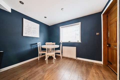 Click the photo for more details of Victoria Road, Farnham, GU9