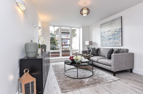 Click the photo for more details of East Street, Farnham, GU9
