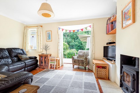 Click the photo for more details of Old Compton Lane, Farnham, GU9